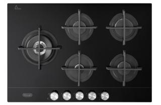 Il piano cottura Gas on Glass NSL 575D NCM della linea Life di De'Longhi dispone di sistema precision control che consente di regolare la potenza della fiamma: basta semplicemente agire sulla manopola e scegliere tra i 9 livelli preimpostati in base al tipo di preparazione. Ha 5 bruciatori a gas, di cui 1 doppia corona da 3,8 kW. È in vetroceramica ad alta resistenza termica, con griglie in ghisa e manopole in metallo spazzolato. Misura L 75 x P 51 cm. Prezzo consigliato 589 euro. www.delonghi-cookers.it Il piano cottura Gas on Glass NSL 575D NCM della linea Life di De'Longhi dispone di sistema precision control che consente di regolare la potenza della fiamma: basta semplicemente agire sulla manopola e scegliere tra i 9 livelli preimpostati in base al tipo di preparazione. Ha 5 bruciatori a gas, di cui 1 doppia corona da 3,8 kW. È in vetroceramica ad alta resistenza termica, con griglie in ghisa e manopole in metallo spazzolato. Misura L 75 x P 51 cm. Prezzo consigliato 589 euro. www.delonghi-cookers.it