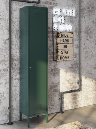 Ha una pratica asta appendiabiti e una serie di ripiani regolabili all'interno il mobile colonna multiuso Roger di Deghi; inoltre è dotato di una pratica serratura. La struttura è in metallo con verniciatura a polvere epossidica Misura L 35 x P 30 x H 180 cm. Prezzo 102 euro. www.deghi.it Ha una pratica asta appendiabiti e una serie di ripiani regolabili all'interno il mobile colonna multiuso Roger di Deghi; inoltre è dotato di una pratica serratura. La struttura è in metallo con verniciatura a polvere epossidica Misura L 35 x P 30 x H 180 cm. Prezzo 102 euro. www.deghi.it