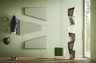 La libreria free standing Su di Ronda Design è composta da una serie di poligoni irregolari in metallo verniciato a polveri,  in diverse varianti di colore, che danno viata ad una sorta di totem scultoreo e scenografico. Misura L 40 x P 40 x H 200,5 cm. Prezzo a partire da 2.339,96 euro. www.rondadesign.it La libreria free standing Su di Ronda Design è composta da una serie di poligoni irregolari in metallo verniciato a polveri,  in diverse varianti di colore, che danno viata ad una sorta di totem scultoreo e scenografico. Misura L 40 x P 40 x H 200,5 cm. Prezzo a partire da 2.339,96 euro. www.rondadesign.it