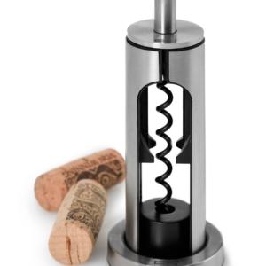 Scatole Vuote Di Bottiglie Di Birra E Di Bibite. Immagine Editoriale