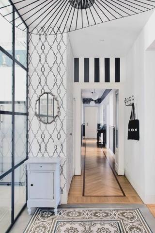 Corridoio in parquet e ingresso graniglia Corridoio in parquet e ingresso graniglia