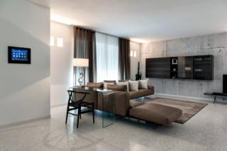 I supervisori Touch Screen impreziosiscono la smart home AVE