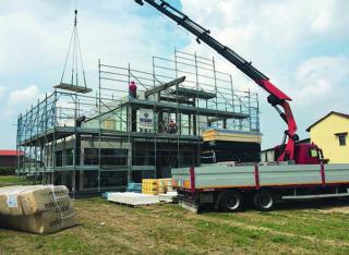 Completamento della struttura appartenente
al corpo principale, quello residenziale. Completamento della struttura appartenente
al corpo principale, quello residenziale.