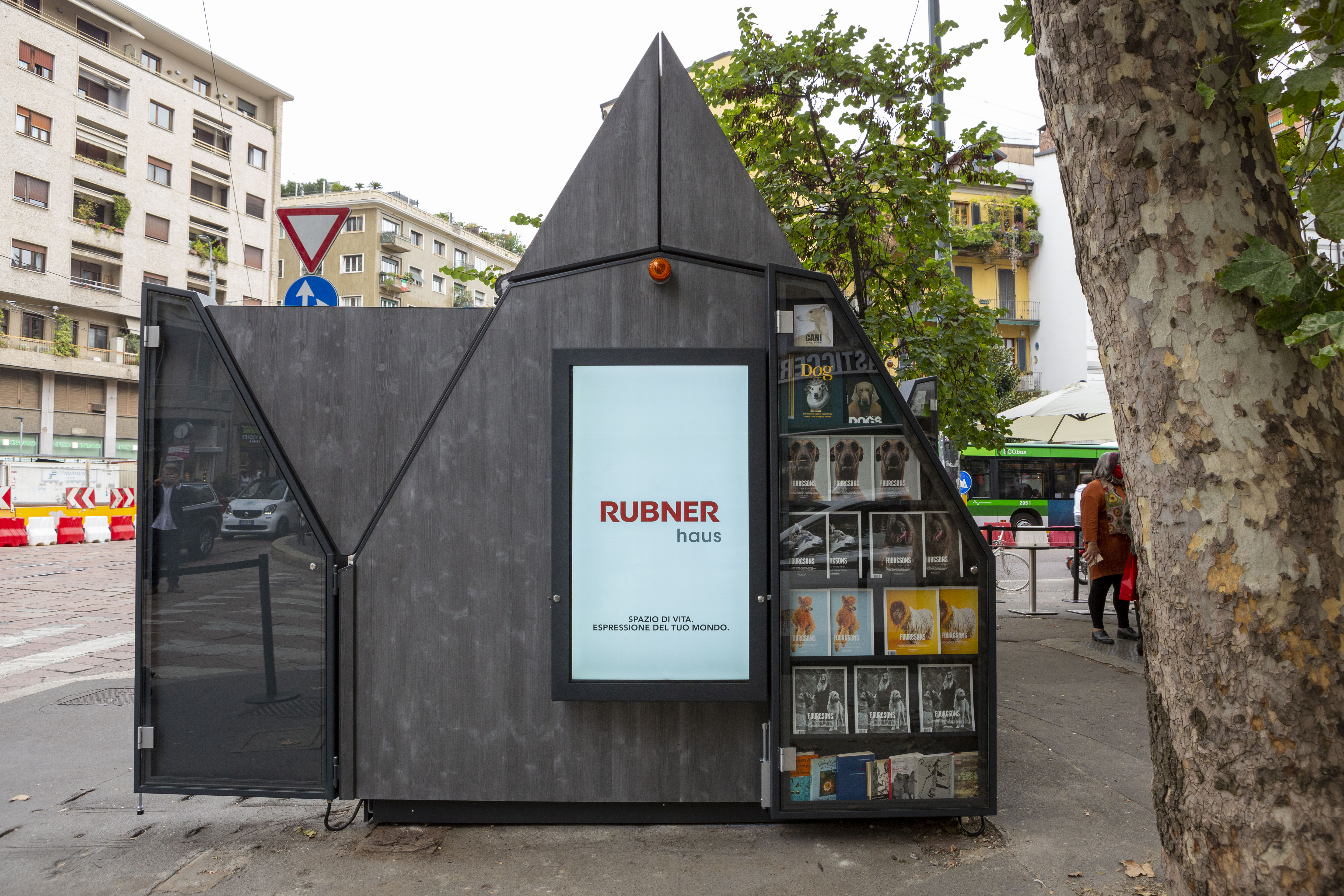 Rubner Haus edicola del futuro fianco_foto Alessandro Zenoni Rubner Haus edicola del futuro fianco_foto Alessandro Zenoni