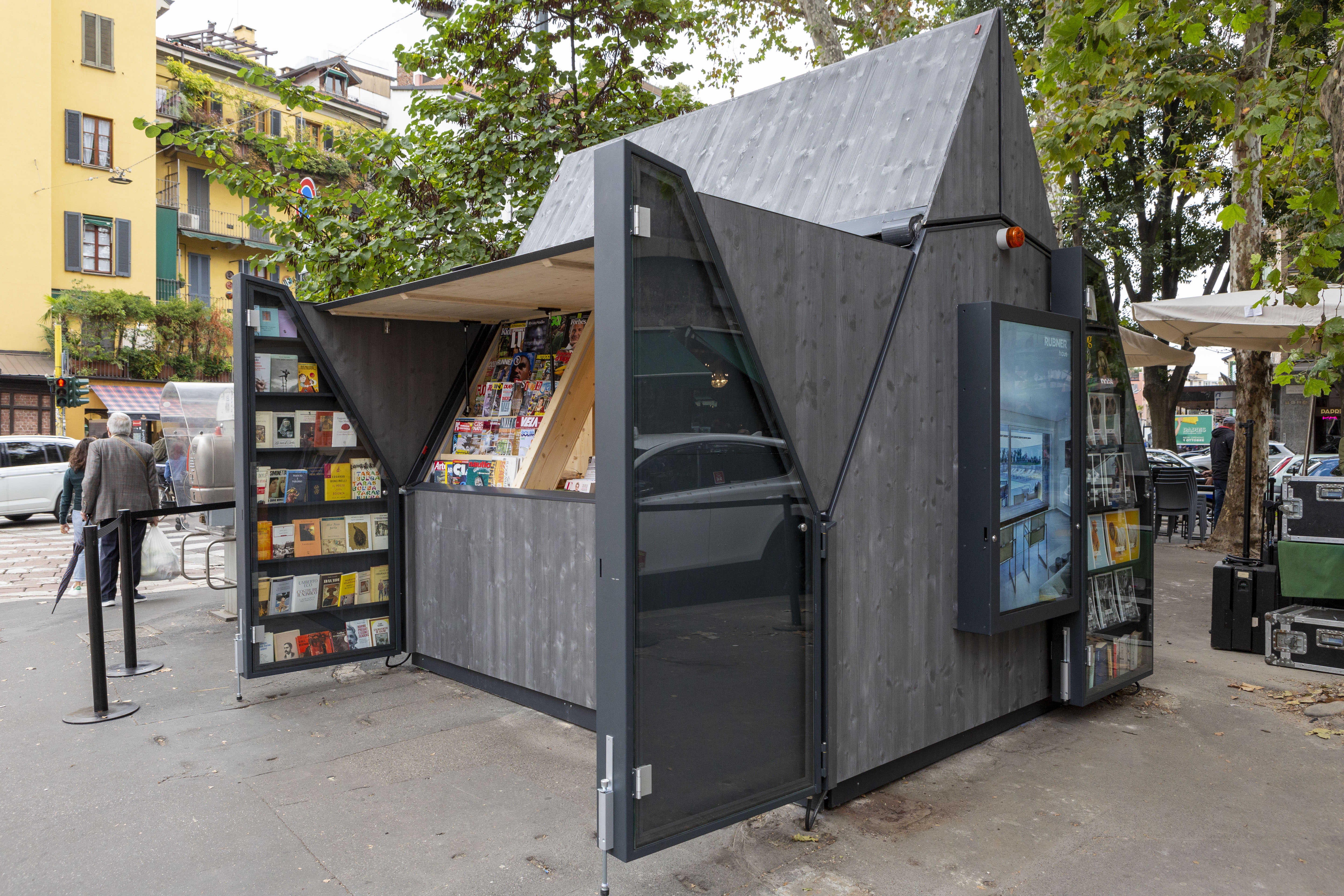 Rubner Haus edicola del futuro foto Alessandro Zenoni