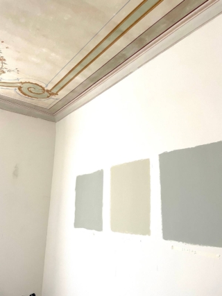 Soffitto affrescato, scelta colore parete