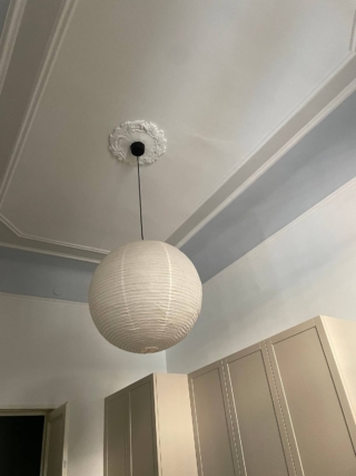 Soffitto con stucchi bicolor finito