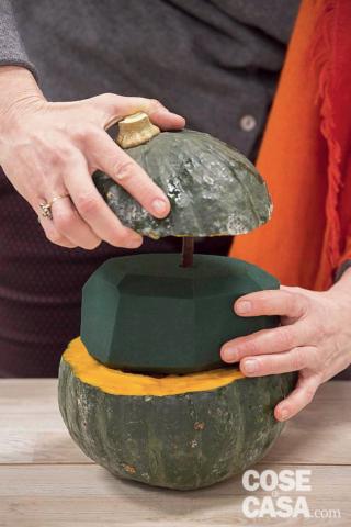 agganciare anche la parte superiore della zucca agganciare anche la parte superiore della zucca