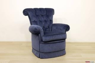 Poltroncina da camera classica imbottita in tessuto Poltroncina da camera classica imbottita in tessuto