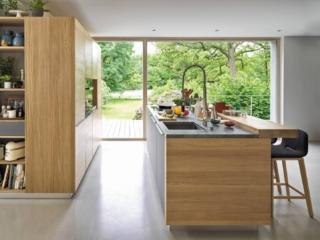 cucina stile moderno minimale linee team7 arredi legno rovere naturale ante vetro isola cucina stile moderno minimale linee team7 arredi legno rovere naturale ante vetro isola