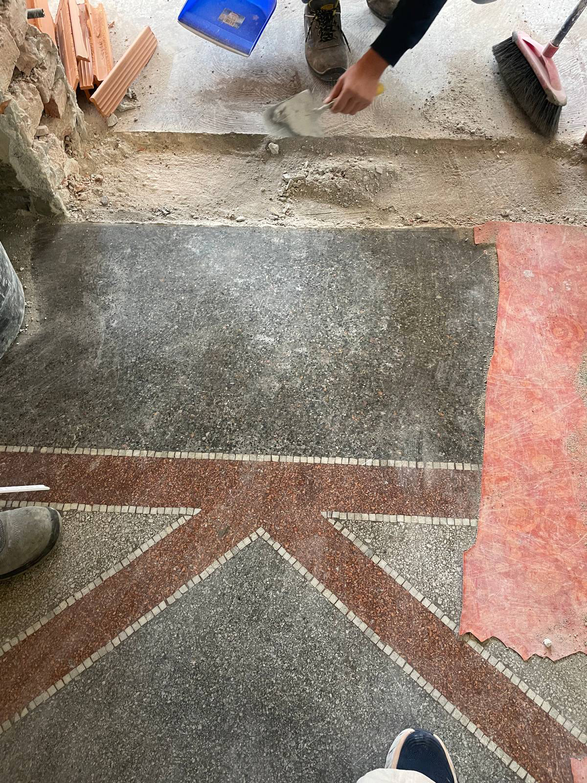 la parte in cui manca il pavimento la parte in cui manca il pavimento