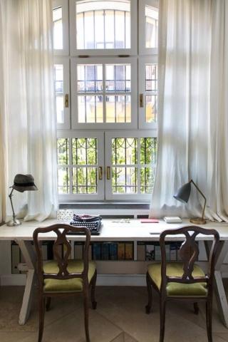 Scrivania sottofinestra Scrivania sottofinestra