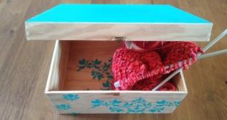 La scatola è pronta per contenere documenti, foto, giocattoli, i materiali per il vostro hobby… La scatola è pronta per contenere documenti, foto, giocattoli, i materiali per il vostro hobby…