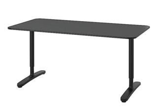 Scrivania Bekant di Ikea (www.ikea.com) Scrivania Bekant di Ikea (www.ikea.com)