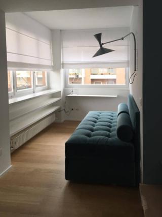 Calorifero basso e lungo Calorifero basso e lungo