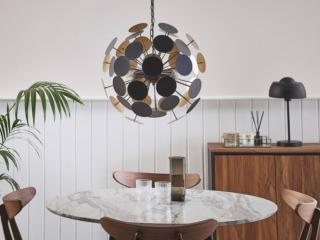 lampadario sospensione scenografico maritsa beliani elementi rotondi metallo nero oro opaco lampadario sospensione scenografico maritsa beliani elementi rotondi metallo nero oro opaco