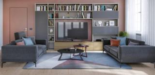 La composizione giorno Global Day 2303 di La Casa Moderna ha la struttura, gli schienali e le basi a terra in nobilitato declinato nelle tonalità del grigio e del legno chiaro. È in grado di ospitare un grande schermo tv al centro. Misura L 393 x P 45,8/35,4 x H 221,3 cm. Prezzo a partire da 2.760 euro. www.lacasamoderna.com