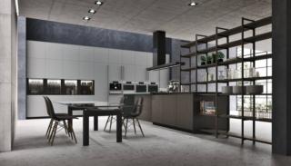 cucina-tante-colonne-ante-laccato-color-trend-grigio-daytona-natural-stosa-isola-libreria cucina-tante-colonne-ante-laccato-color-trend-grigio-daytona-natural-stosa-isola-libreria