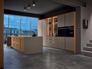 cucina tante colonne ante laccato opaco beige ticino rmilano venetacucine isola cucina tante colonne ante laccato opaco beige ticino rmilano venetacucine isola