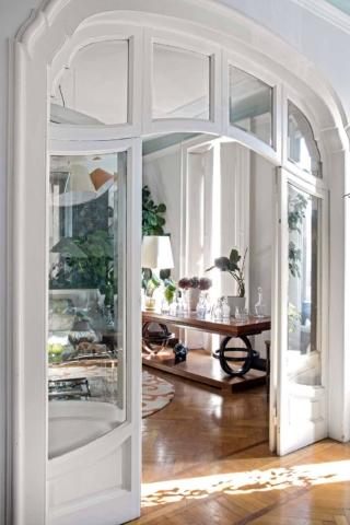 Grande porta recupero con vetri trasparenti molati Grande porta recupero con vetri trasparenti molati