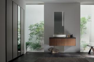 mobile lavabo sospeso Shape di Arcom con frontale finitura Greca Noce e profilo Bronzo antico opaco mobile lavabo sospeso Shape di Arcom con frontale finitura Greca Noce e profilo Bronzo antico opaco