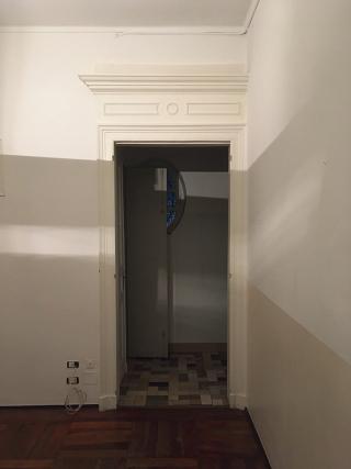 Uno dei telai delle porte originarie, con la cornice modanata. Uno dei telai delle porte originarie, con la cornice modanata.