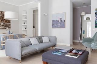 Divano fantasia ma con colori delicati Divano fantasia ma con colori delicati