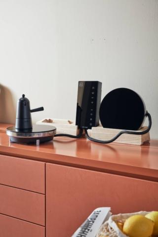 È possibile utilizzare Ordine di Fabita e poi appenderle per lasciare libero il piano di lavoro in cucina. A induzione, le due piastre sono indipendenti l’una dall’altra e permettono di utilizzare in contemporanea due pentole anche di grandi dimensioni. Sono regolabili su 9 livelli di potenza con comandi touch. Ciascuna piastra ha Ø di 27 cm. Prezzo 590 euro. www.fabita.it È possibile utilizzare Ordine di Fabita e poi appenderle per lasciare libero il piano di lavoro in cucina. A induzione, le due piastre sono indipendenti l’una dall’altra e permettono di utilizzare in contemporanea due pentole anche di grandi dimensioni. Sono regolabili su 9 livelli di potenza con comandi touch. Ciascuna piastra ha Ø di 27 cm. Prezzo 590 euro. www.fabita.it