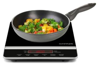 Da appoggio e con alimentazione a induzione, Dinamiko di G3 Ferrari ha una potenza regolabile da 200 a 1800 watt con temperatura regolabile da 60 a 240 °C. Con superficie in vetro, è dotato di sistema anti-surriscaldamento e di spegnimento automatico in caso di assenza della pentola. Misura 29x36 cm. Prezzo 76 euro. www.g3ferrari.net Da appoggio e con alimentazione a induzione, Dinamiko di G3 Ferrari ha una potenza regolabile da 200 a 1800 watt con temperatura regolabile da 60 a 240 °C. Con superficie in vetro, è dotato di sistema anti-surriscaldamento e di spegnimento automatico in caso di assenza della pentola. Misura 29x36 cm. Prezzo 76 euro. www.g3ferrari.net