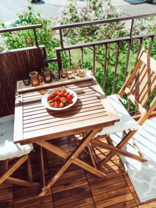 arredare balcone piccolo set tavolo sedie pieghevoli acacia massiccia oliata skyler westwing arredare balcone piccolo set tavolo sedie pieghevoli acacia massiccia oliata skyler westwing