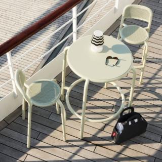 arredare balcone piccolo tavolo alto sgabelli alluminio verniciato beige toni haute bistreau toni barfly sediarreda arredare balcone piccolo tavolo alto sgabelli alluminio verniciato beige toni haute bistreau toni barfly sediarreda