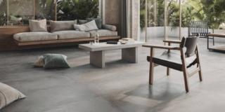 Effetto cemento: dalle piastrelle alle resine, per pavimento e pareti