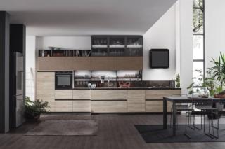 I pensili sovrapposti di Twin di Arrex permettono di sfruttare al meglio lo spazio disponibile, fino al soffitto. Le basi e le colonne sono realizzate in laminato effetto legno colore Okobo Smoke; i pensili orizzontali Lab hanno le ante in laminato effetto ossidato colore Oxide Terra e in vetro trasparente. Il top è in quarzo finitura Planet Mars; sotto i pensili sono presenti una serie di accessori e espositori che permettono di esporre piccoli oggetti. Un modulo base da 60 cm, prezzo 136 euro + IVA. www.arrex.it I pensili sovrapposti di Twin di Arrex permettono di sfruttare al meglio lo spazio disponibile, fino al soffitto. Le basi e le colonne sono realizzate in laminato effetto legno colore Okobo Smoke; i pensili orizzontali Lab hanno le ante in laminato effetto ossidato colore Oxide Terra e in vetro trasparente. Il top è in quarzo finitura Planet Mars; sotto i pensili sono presenti una serie di accessori e espositori che permettono di esporre piccoli oggetti. Un modulo base da 60 cm, prezzo 136 euro + IVA. www.arrex.it