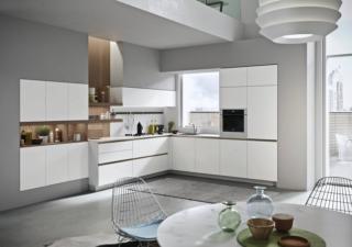 cucina sotto finestra ante laccato bianco carta boiserie schienale effetto legno joy snaidero cucina sotto finestra ante laccato bianco carta boiserie schienale effetto legno joy snaidero