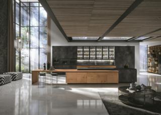 Ante in ceramica nella raffinata finitura Ossido nero e legno rovere Spacco per la grande composizione Way Materia di Snaidero che si articola intorno alla grande isola centrale che ospita i fuochi e il lungo bancone snack. La grande vetrina a parete illuminata crea suggestivi giochi di luce e completa la composizione. L'innovativo piano di lavoro in ceramica è igienico e facile da pulire. Prezzo su richiesta. www.snaidero.it Ante in ceramica nella raffinata finitura Ossido nero e legno rovere Spacco per la grande composizione Way Materia di Snaidero che si articola intorno alla grande isola centrale che ospita i fuochi e il lungo bancone snack. La grande vetrina a parete illuminata crea suggestivi giochi di luce e completa la composizione. L'innovativo piano di lavoro in ceramica è igienico e facile da pulire. Prezzo su richiesta. www.snaidero.it