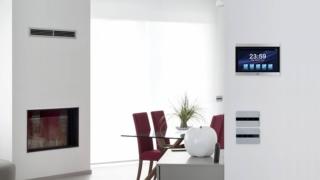 Il nuovo videocitofono AVE con display da 10” con design coordinato agli interruttori Il nuovo videocitofono AVE con display da 10” con design coordinato agli interruttori