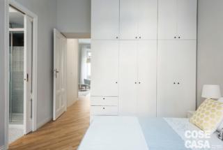 particolare dell'armadio in camera da letto