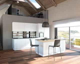 Luminosa e raffinata la cucina Carol della collezione Pratica di La Casa Moderna che si articola nel blocco lavaggio e nell'isola con i fuochi e il mini bancone snack in laminato effetto legno chiaro. Le ante lisce, con apertura a gola, sono in nobilitato effetto cemento. È presente una boiserie attrezzata in nobilitato e acciaio inox. Un modulo base da 60 cm con un' anta, apertura con gola, zoccolo, top in laminato, prezzo a partire da 270 euro.   www.lacasamoderna.com Luminosa e raffinata la cucina Carol della collezione Pratica di La Casa Moderna che si articola nel blocco lavaggio e nell'isola con i fuochi e il mini bancone snack in laminato effetto legno chiaro. Le ante lisce, con apertura a gola, sono in nobilitato effetto cemento. È presente una boiserie attrezzata in nobilitato e acciaio inox. Un modulo base da 60 cm con un' anta, apertura con gola, zoccolo, top in laminato, prezzo a partire da 270 euro.   www.lacasamoderna.com