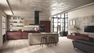 Trova posto sotto la cappa sospesa design l'isola nella cucina LiberaMente di Scavolini. Le basi dell'isola e i pensili sono impiallacciati Rovere Dune, le ante in Fenix NTM®
Rosso Jaipur illuminano l'ambiente. Il piano dell'isola in cui si inserisce il grande piano cottura ad induzione è in Quarz Coral Clay.  Prezzo su richiesta. www.scavolini.com Trova posto sotto la cappa sospesa design l'isola nella cucina LiberaMente di Scavolini. Le basi dell'isola e i pensili sono impiallacciati Rovere Dune, le ante in Fenix NTM®
Rosso Jaipur illuminano l'ambiente. Il piano dell'isola in cui si inserisce il grande piano cottura ad induzione è in Quarz Coral Clay.  Prezzo su richiesta. www.scavolini.com
