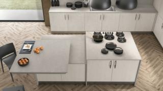 L'isola della cucina Clover Bridge di Lube è dotata di una penisola estraibile Slide e, lateralmente, sono presenti ben cinque potenti fuochi del sistema PITT® cooking che si innestano sul top in laminato. Le ante sono declinate nella finitura Rovere grigio nebbia fiamma verticale e in laccato vintage effetto metallo ferro. Prezzo su richiesta. www.cucinelube.it L'isola della cucina Clover Bridge di Lube è dotata di una penisola estraibile Slide e, lateralmente, sono presenti ben cinque potenti fuochi del sistema PITT® cooking che si innestano sul top in laminato. Le ante sono declinate nella finitura Rovere grigio nebbia fiamma verticale e in laccato vintage effetto metallo ferro. Prezzo su richiesta. www.cucinelube.it