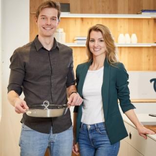 Christina Neworal e Till von Buttlar fondatori di Olav padelle rame alluminio acciaio Christina Neworal e Till von Buttlar fondatori di Olav padelle rame alluminio acciaio