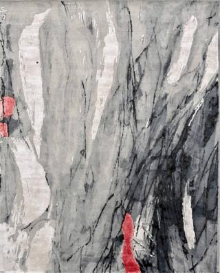 Il tappeto The Cloud di Illulian, design Studio Fuksas, è caratterizzato da un decoro astratto e da forme aeree nei toni del grigio in costante movimento. È annodato e cardato a mano e può essere realizzato in due qualità con brillanti colori vegetali. È disponibile nella versione Platinum 120 in lana e seta di primissima qualità filate a mano (180.000 nodi/mq) e Gold 100 in lana e seta (152.000 nodi/mq). www.illulian.com Il tappeto The Cloud di Illulian, design Studio Fuksas, è caratterizzato da un decoro astratto e da forme aeree nei toni del grigio in costante movimento. È annodato e cardato a mano e può essere realizzato in due qualità con brillanti colori vegetali. È disponibile nella versione Platinum 120 in lana e seta di primissima qualità filate a mano (180.000 nodi/mq) e Gold 100 in lana e seta (152.000 nodi/mq). www.illulian.com