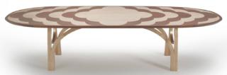 Il grande tavolo Archway di Fratelli Boffi, design Cristian Mohaded, è composto da un grande piano ovale riccamente intarsiato in legno di betulla e di mogano, con una laccatura lucida brillante che rifinisce e protegge le lavorazioni, e da una base curvilinea formata da archi. Nell'arco tra le gambe è posizionato un anello in ottone che impreziosisce la struttura. www.fratelliboffi.it Il grande tavolo Archway di Fratelli Boffi, design Cristian Mohaded, è composto da un grande piano ovale riccamente intarsiato in legno di betulla e di mogano, con una laccatura lucida brillante che rifinisce e protegge le lavorazioni, e da una base curvilinea formata da archi. Nell'arco tra le gambe è posizionato un anello in ottone che impreziosisce la struttura. www.fratelliboffi.it