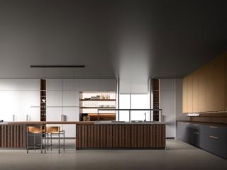 La cucina Xila di Boffi viene rivisitata grazie alla finitura proposta in MDI by Inalco nell’esclusiva tonalità Surrey, che ricrea un contrasto esteticamente delicato con il top in rovere affumicato e la maniglia Sloane.
I sistemi cucine Boffi vengono ora integrati con l’architettura delle porte ADL, qui inserite nel sistema colonne. www.boffi.com Fuorisalone Boffi Solferini via Solferini 11 Milano