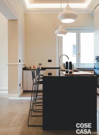 particolare dell'isola in cucina particolare dell'isola in cucina