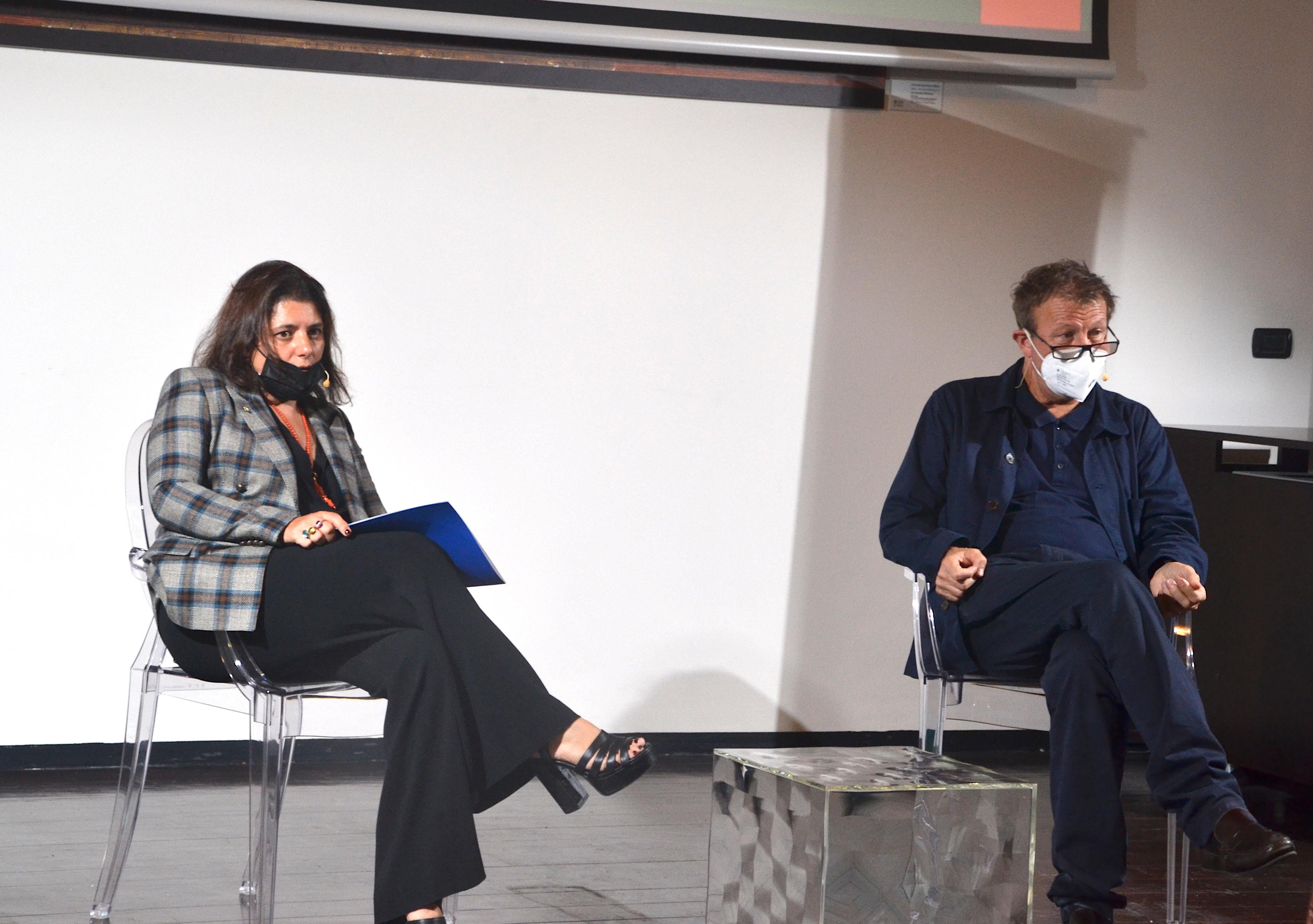 Veronica Squinzi, amministratore delegato di Mapei e Cino Zucchi alla presentazione del progetto Augmented Architecture Veronica Squinzi, amministratore delegato di Mapei e Cino Zucchi alla presentazione del progetto Augmented Architecture