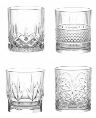 I bicchieri Spirits set di Brandani sono realizzati in resistente crystal glass, eco-sostenibile e riciclabile 100%, e sono caratterizzati dalla superficie decorata con quattro motivi diversi. Sono lavabili in lavastoviglie e riciclabili. Misurano Ø 8,5 x H 9 cm. Prezzo 15 euro (per il set da 4 pezzi). www.brandani.it I bicchieri Spirits set di Brandani sono realizzati in resistente crystal glass, eco-sostenibile e riciclabile 100%, e sono caratterizzati dalla superficie decorata con quattro motivi diversi. Sono lavabili in lavastoviglie e riciclabili. Misurano Ø 8,5 x H 9 cm. Prezzo 15 euro (per il set da 4 pezzi). www.brandani.it