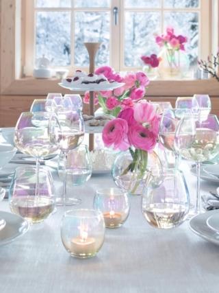 Sono caratterizzati da raffinati e suggestivi riflessi perlacei i grandi bicchieri da acqua Pearl di Lsa International in vendita su WestwingNow. Sono realizzati in vetro soffiato dipinto a mano con una scintillante lucentezza realizzata artigianalmente. Misurano Ø 9 x H 10 cm. Prezzo 47,99 euro (per il set da 4 pezzi).  www.westwingnow.it Sono caratterizzati da raffinati e suggestivi riflessi perlacei i grandi bicchieri da acqua Pearl di Lsa International in vendita su WestwingNow. Sono realizzati in vetro soffiato dipinto a mano con una scintillante lucentezza realizzata artigianalmente. Misurano Ø 9 x H 10 cm. Prezzo 47,99 euro (per il set da 4 pezzi).  www.westwingnow.it