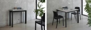 Si trasforma in un attimo in un comodo tavolo da pranzo la consolle Domino di Altacom: il piano in nobilitato grigio chiaro è pieghevole, la sottile struttura di sostegno estensibile è realizzata in metallo verniciato nero opaco. Misura L 90 x P 30/90 x H 75 cm. Prezzo 704 euro. www.altacomitalia.it Si trasforma in un attimo in un comodo tavolo da pranzo la consolle Domino di Altacom: il piano in nobilitato grigio chiaro è pieghevole, la sottile struttura di sostegno estensibile è realizzata in metallo verniciato nero opaco. Misura L 90 x P 30/90 x H 75 cm. Prezzo 704 euro. www.altacomitalia.it