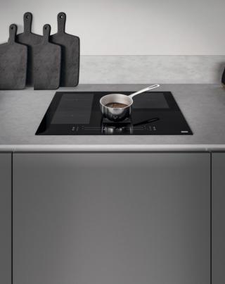 Il piano cottura a induzione FMA 804 I F BK Maris di Franke  è dotato di 4 funzioni speciali, due per ogni zona: bollitura e cottura delicata, bagnomaria e mantenimento in caldo. Con zona Flexi, ha regolazione progressiva da 1 a 18 + Booster. L’assorbimento massimo è di 7,2 kW. Misura L 77 x P 51 cm. Prezzo 1.100 euro. www.franke.com Il piano cottura a induzione FMA 804 I F BK Maris di Franke  è dotato di 4 funzioni speciali, due per ogni zona: bollitura e cottura delicata, bagnomaria e mantenimento in caldo. Con zona Flexi, ha regolazione progressiva da 1 a 18 + Booster. L’assorbimento massimo è di 7,2 kW. Misura L 77 x P 51 cm. Prezzo 1.100 euro. www.franke.com